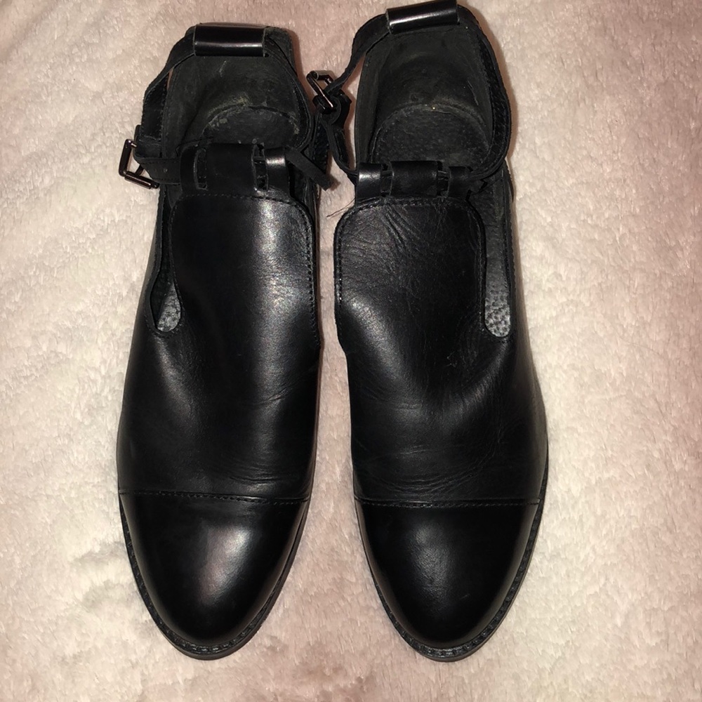 Top shop cut out black shoe